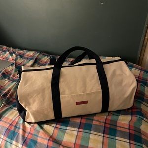 Vineyard Vines duffle bag and toiletry bag